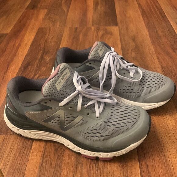 New Balance Shoes size 9 - Picture 4 of 9